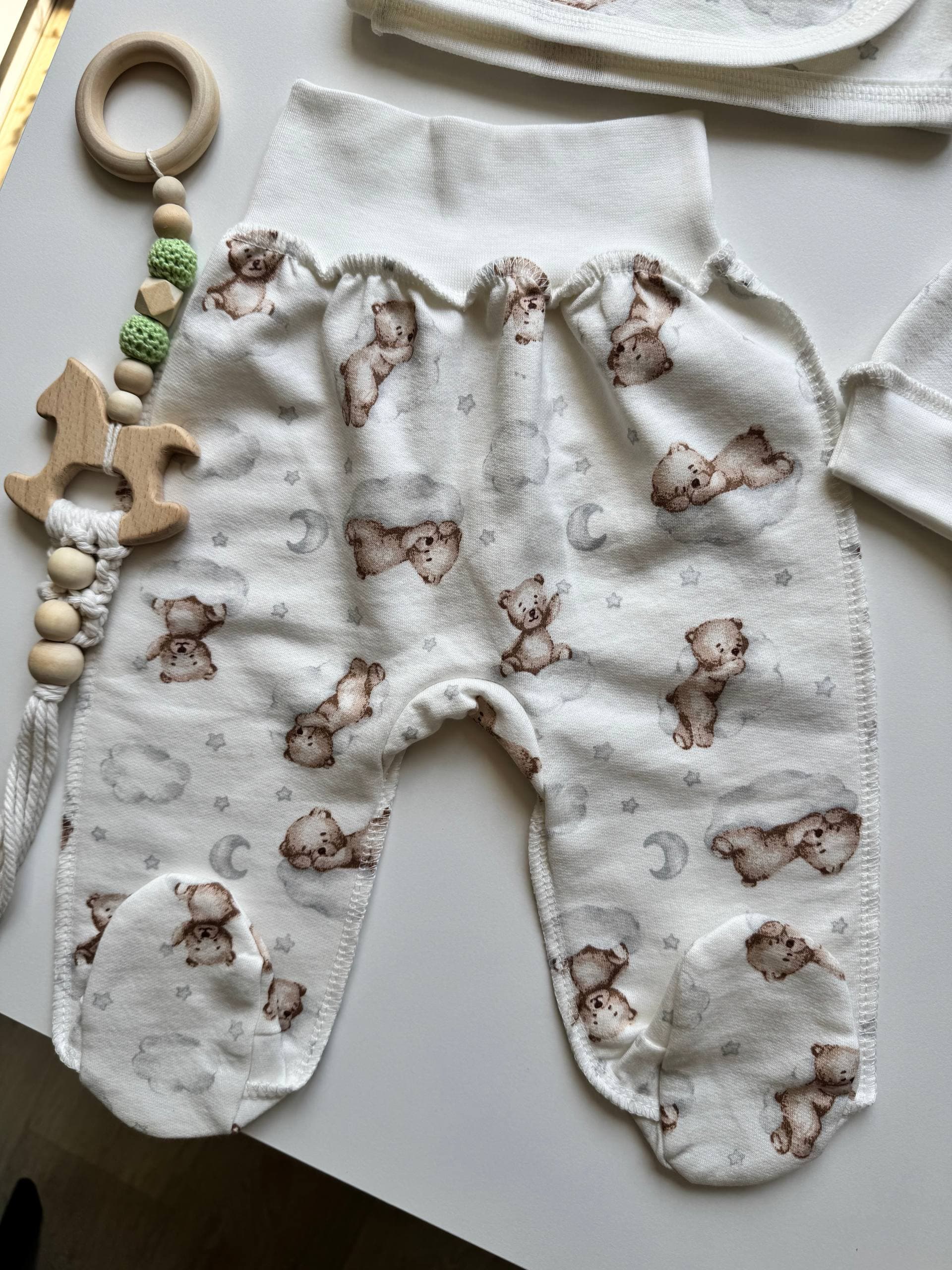 Комплект для немовлят футер 62-68 сорочка, повзунята та шапочка - Фото 4 | Дитячий одяг Store Olivka