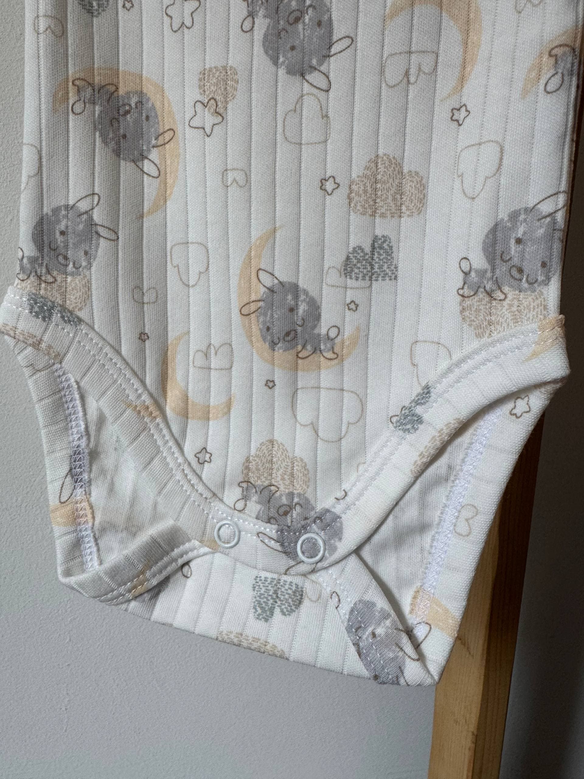 Боді для новонароджених інтерлок 56 короткий рукав - Фото 2 | Дитячий одяг Store Olivka