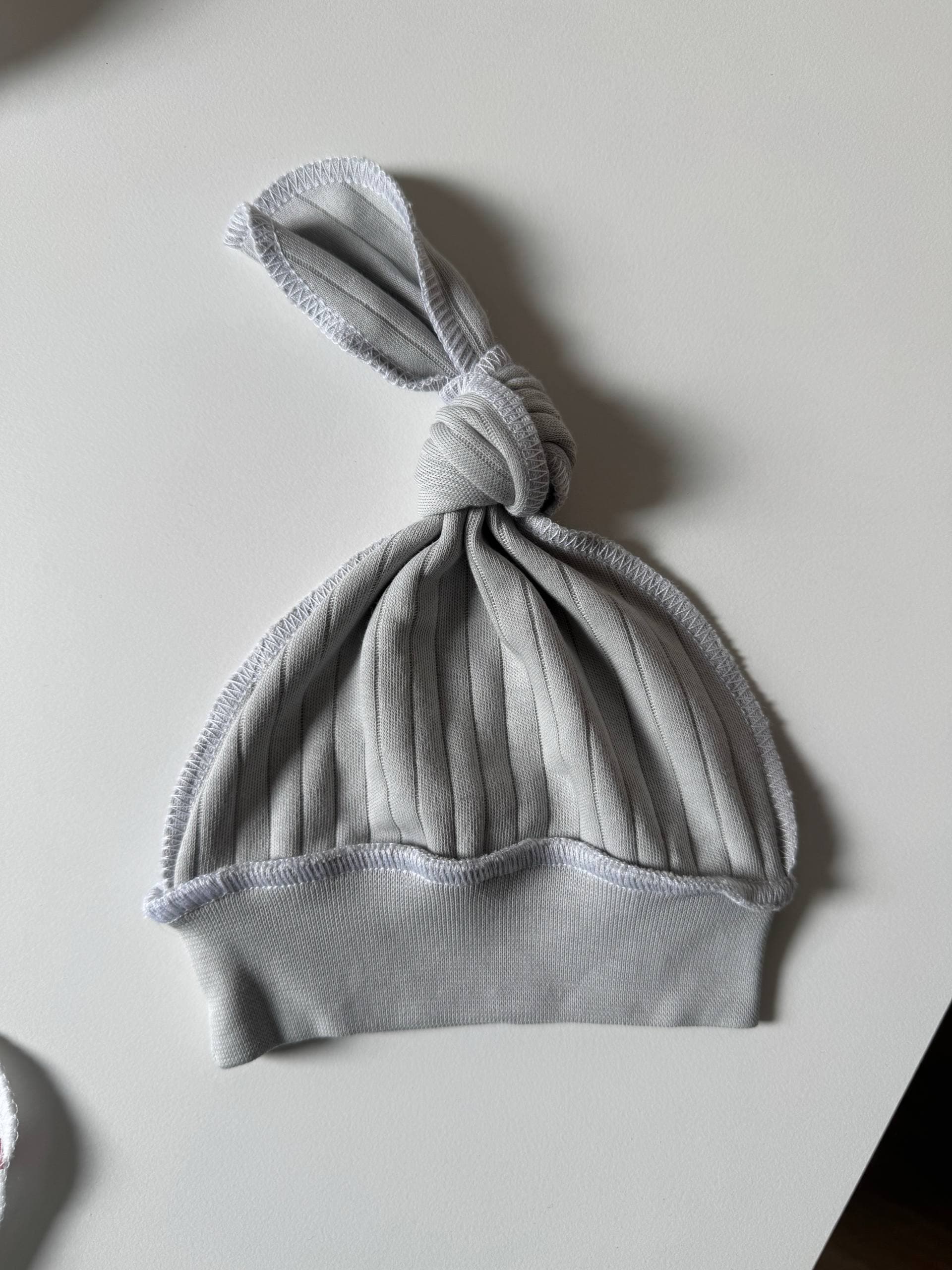 Шапочка для новонароджених інтерлок - Головне фото | Дитячий одяг Store Olivka