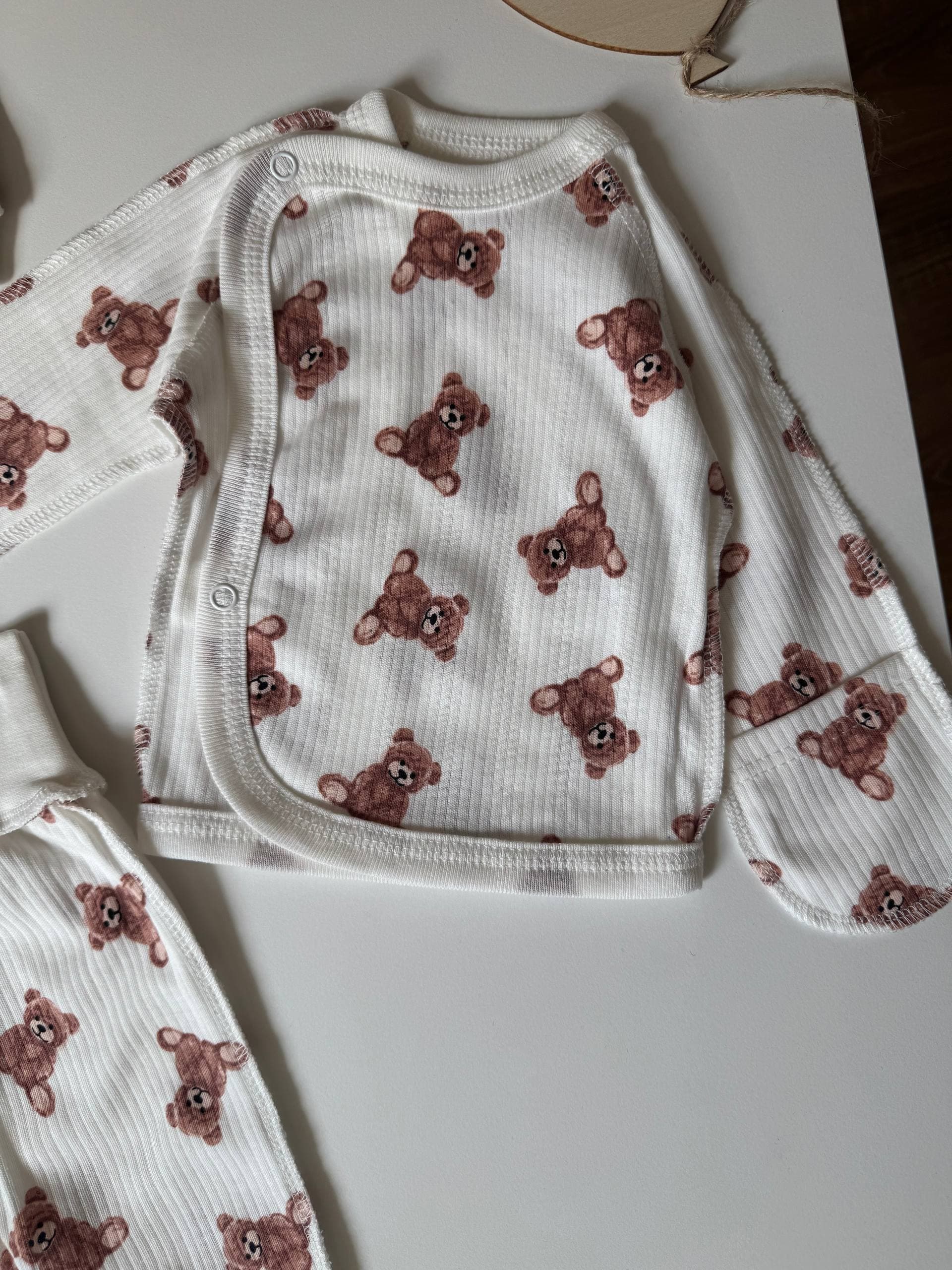 Комплект для новонароджених інтерлок 56-62 сорочка, повзунята та шапочка - Фото 2 | Дитячий одяг Store Olivka