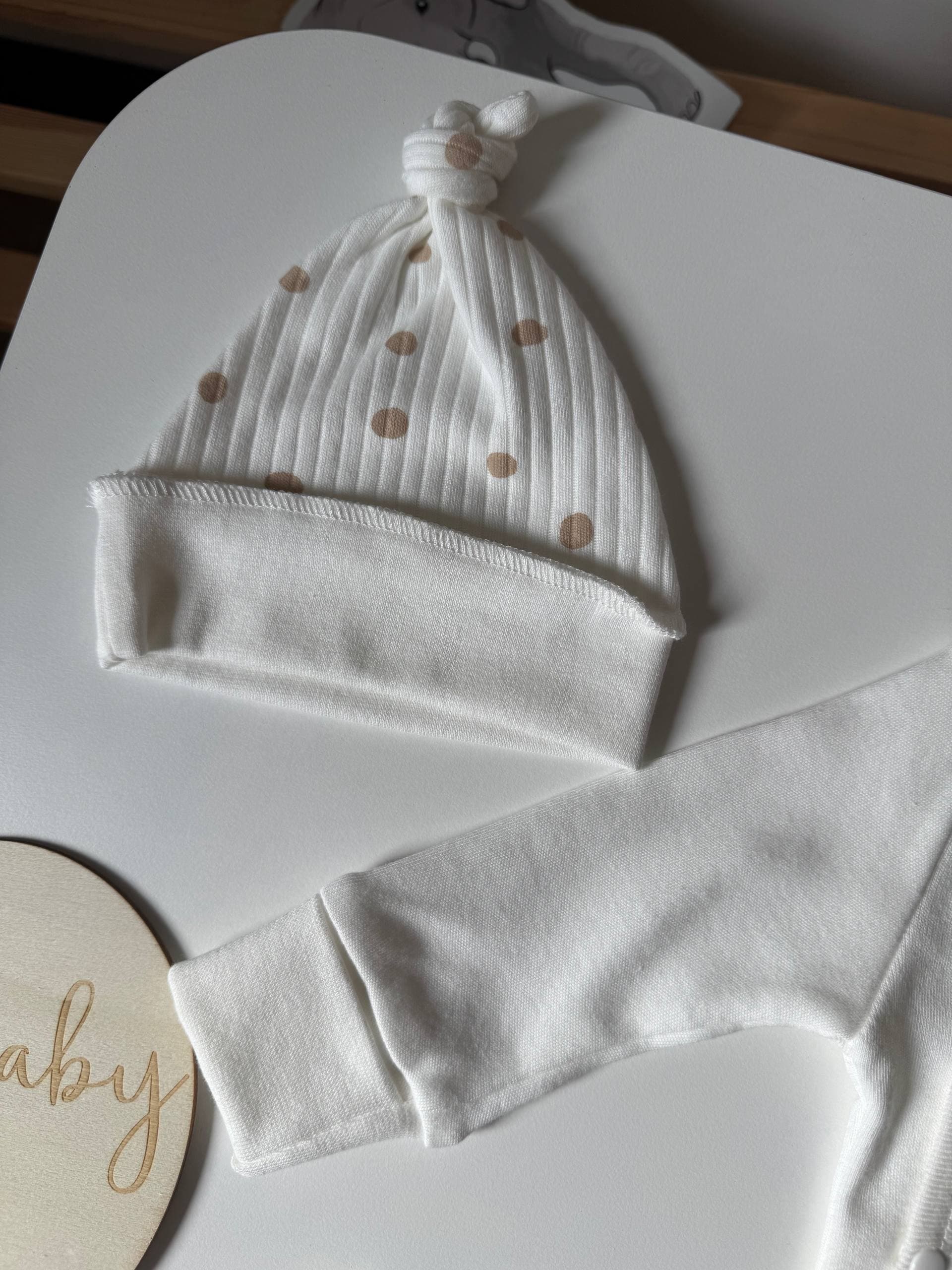 Комплект для новонароджених інтерлок 56 боді, повзунята та шапочка - Фото 4 | Дитячий одяг Store Olivka