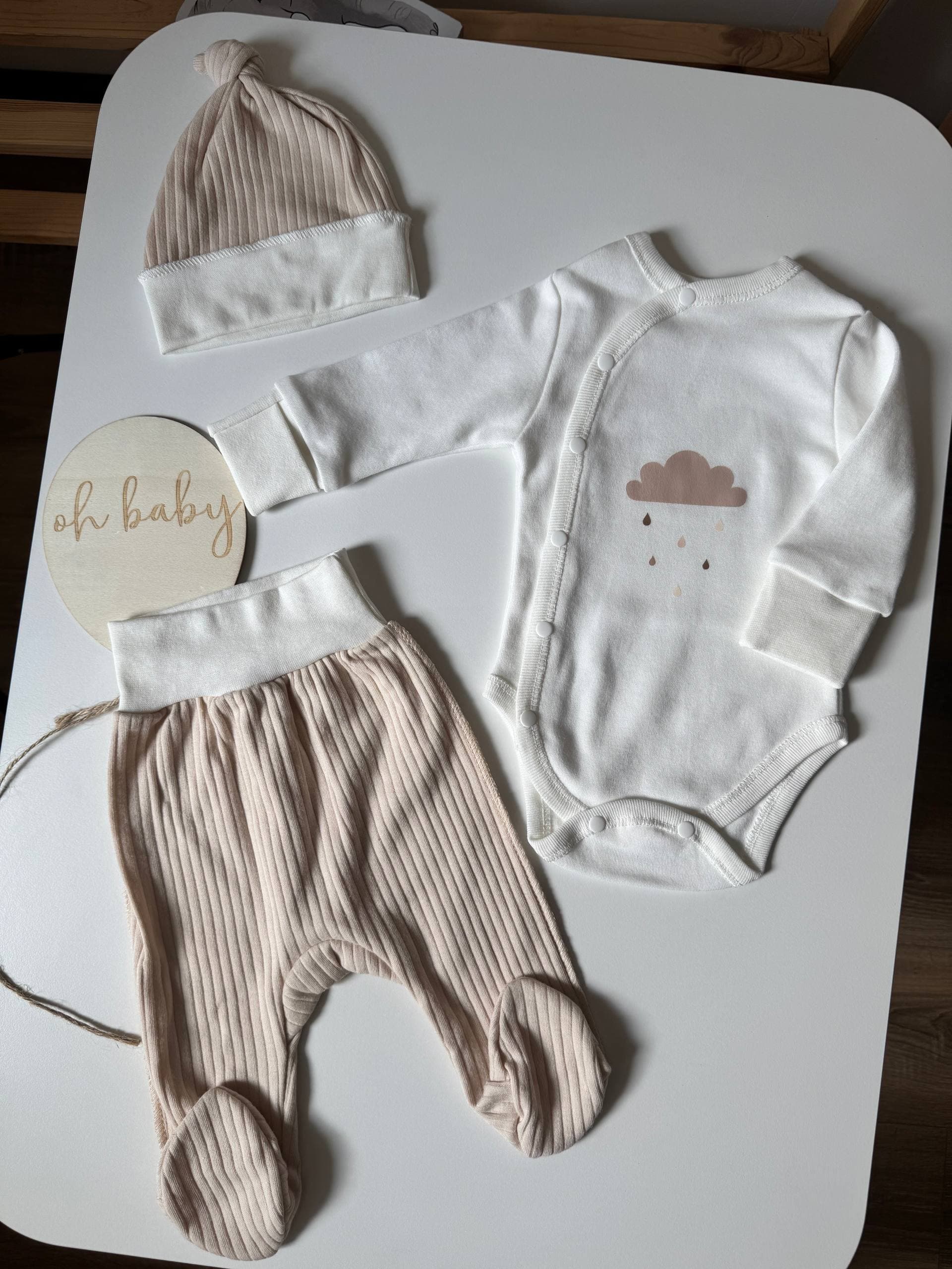 Комплект для новонароджених інтерлок 56 боді, повзунята та шапочка