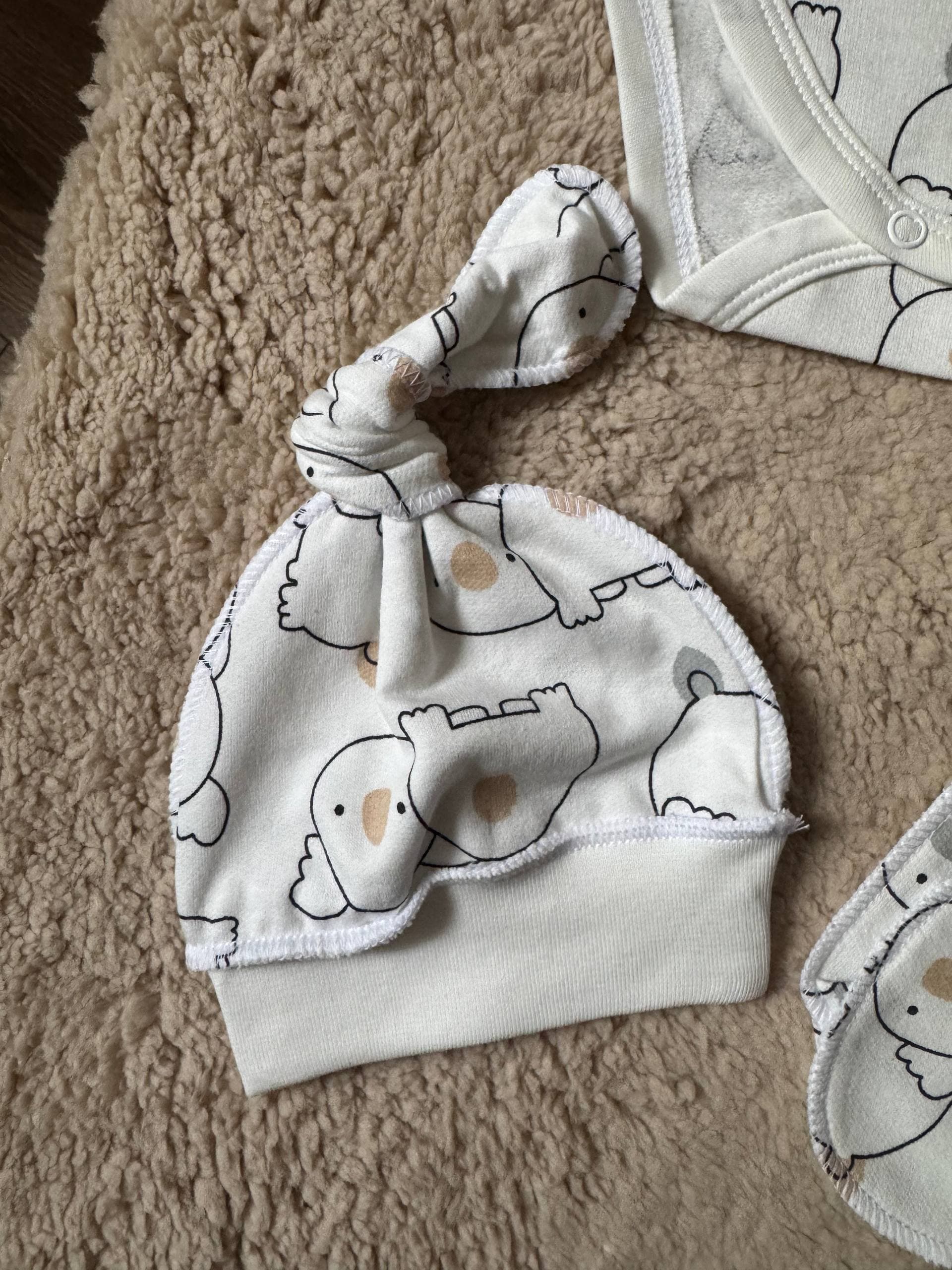 Комплект для новонароджених футер 56 боді, повзунята та шапочка - Фото 2 | Дитячий одяг Store Olivka