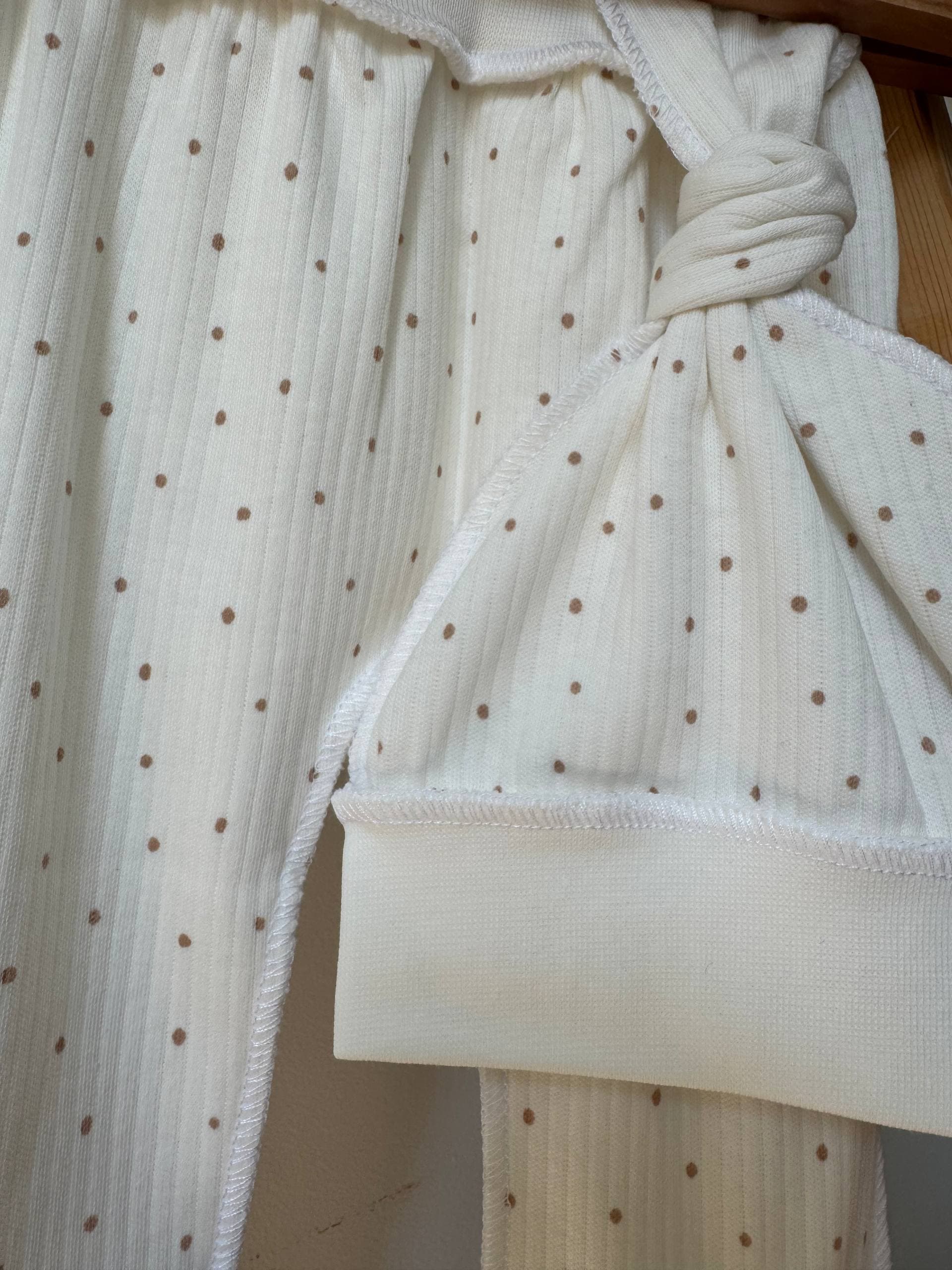 Комплект для немовлят інтерлок 62 боді, повзунята та шапочка - Фото 2 | Дитячий одяг Store Olivka