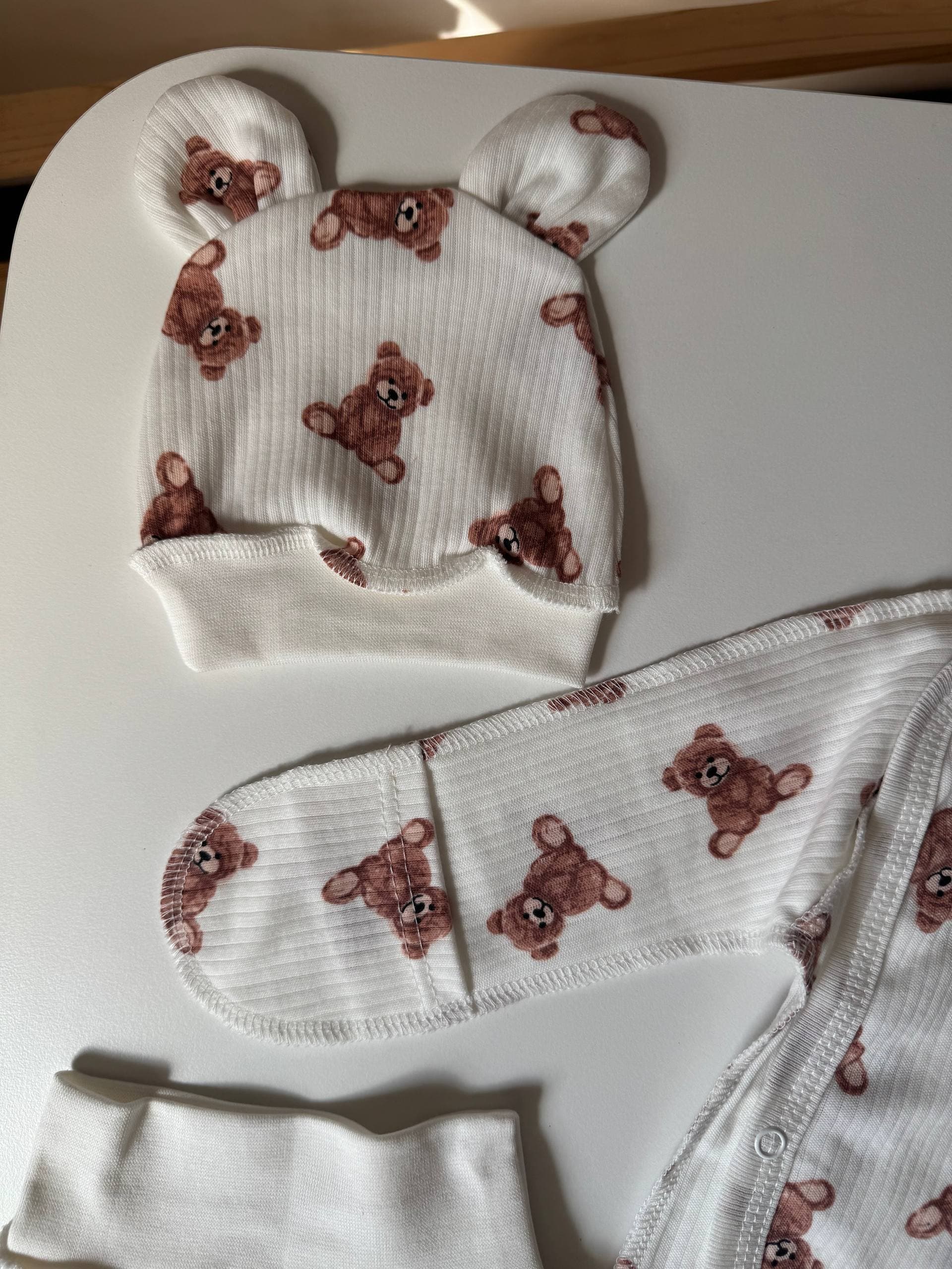 Комплект для новонароджених інтерлок 56-62 сорочка, повзунята та шапочка - Фото 5 | Дитячий одяг Store Olivka